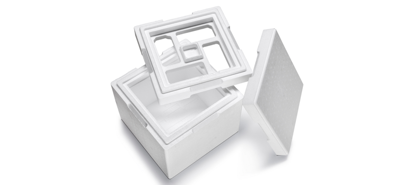 Eine weiße Isolierbox mit Zwischenring und Deckel